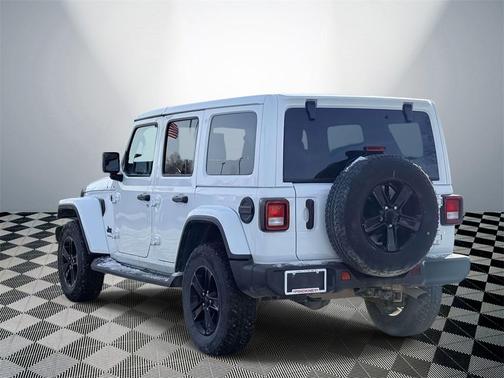 2023 Jeep Wrangler 4-Door Sahara Altitude 4x4