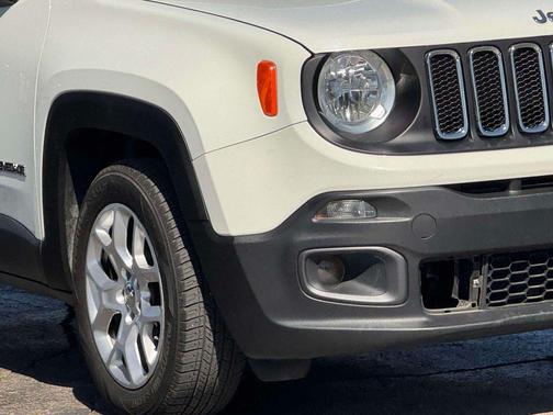 Alpine White 2016 Jeep Renegade Latitude