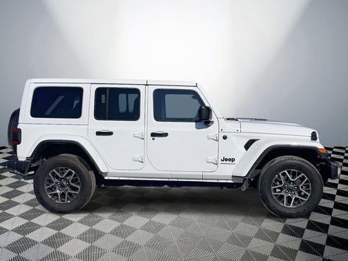 2025 Jeep Wrangler 4-Door Sahara 4x4
