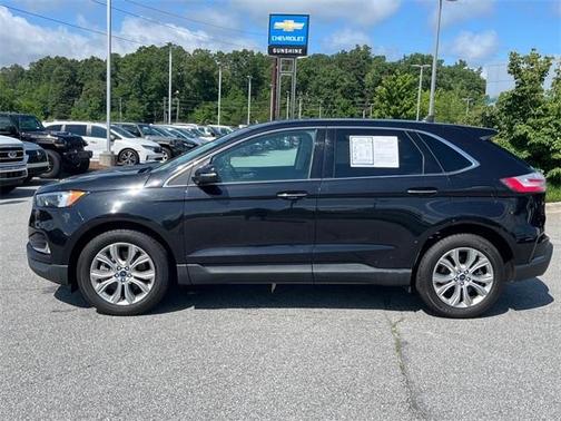 2022 Ford Edge Titanium