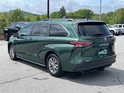 2022 Toyota Sienna XLE