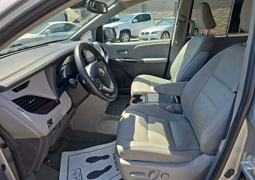 2020 Toyota Sienna XLE