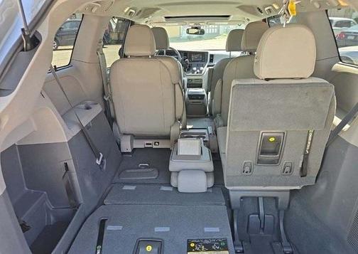 2020 Toyota Sienna XLE