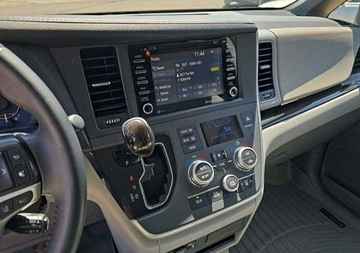 2020 Toyota Sienna XLE