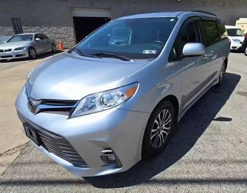 2020 Toyota Sienna XLE