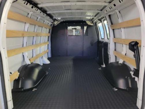 2023 GMC Savana 2500 Work Van