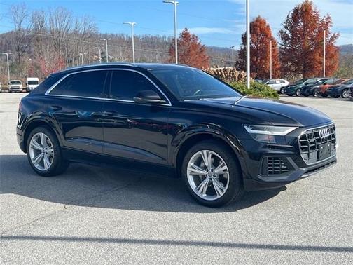 2020 Audi Q8 55 Premium Plus