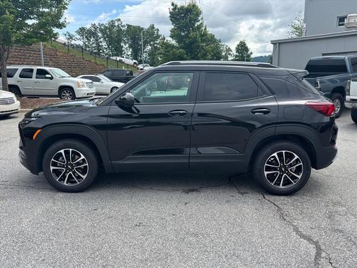 Mosaic Black Metallic 2025 Chevrolet Trailblazer LT