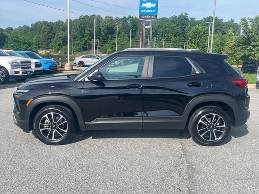 Mosaic Black Metallic 2025 Chevrolet Trailblazer LT