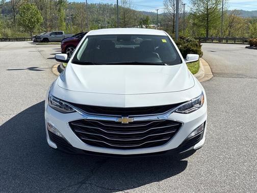 Summit White 2024 Chevrolet Malibu 2LT