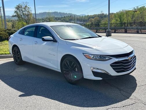 Summit White 2024 Chevrolet Malibu 2LT