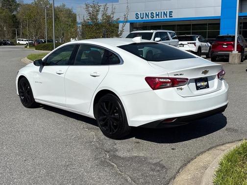 Summit White 2024 Chevrolet Malibu 2LT