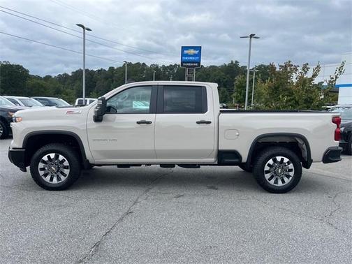 2026 Chevrolet Silverado 2500 Custom