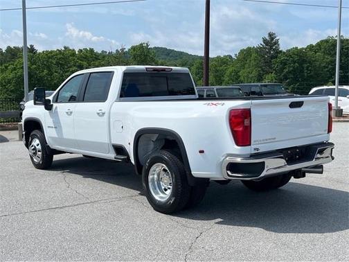 2025 Chevrolet Silverado 3500 LT