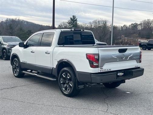 2023 Nissan Titan Platinum Reserve
