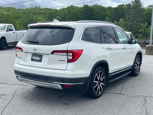 White Diamond Pearl 2019 Honda Pilot Touring 7-Passenger