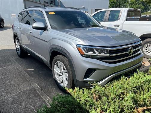 Pyrite Silver Metallic 2022 Volkswagen Atlas 2.0T SE
