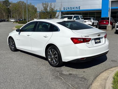 Summit White 2024 Chevrolet Malibu LT
