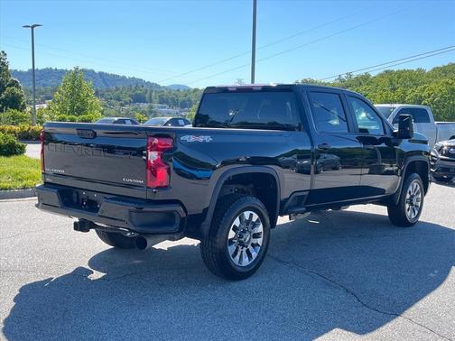 Black 2024 Chevrolet Silverado 2500 Custom