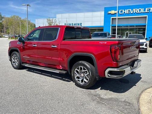 Cayenne Red Tintcoat 2022 GMC Sierra 1500 SLT