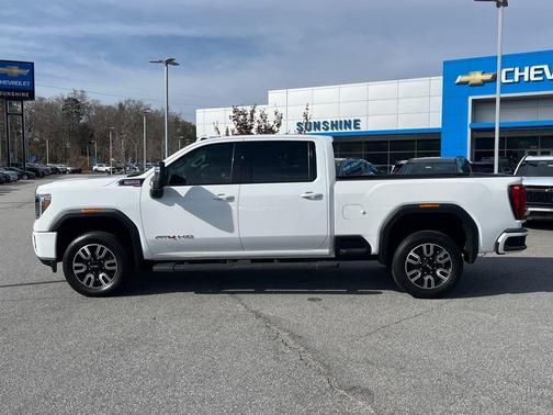 Summit White 2023 GMC Sierra 2500 AT4