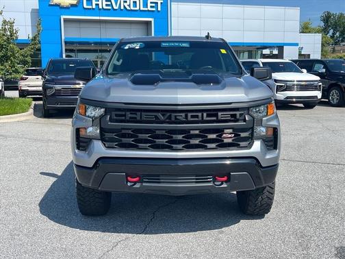 Sterling Gray Metallic 2024 Chevrolet Silverado 1500 Custom Trail Boss