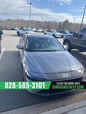 2024 Hyundai ELANTRA SEL