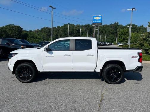Summit White 2025 Chevrolet Colorado Z71
