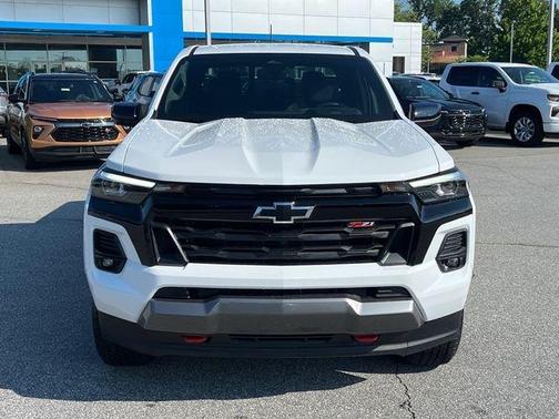 Summit White 2025 Chevrolet Colorado Z71