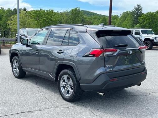 2022 Toyota RAV4 Hybrid LE