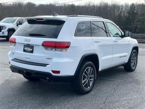 2020 Jeep Grand Cherokee Laredo