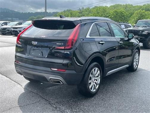 2022 Cadillac XT4 Premium Luxury