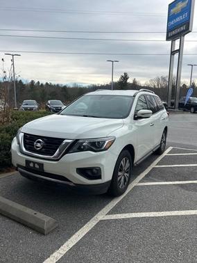 2018 Nissan Pathfinder SV