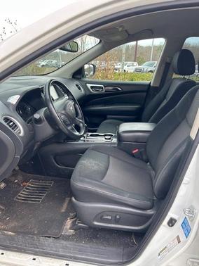 2018 Nissan Pathfinder SV