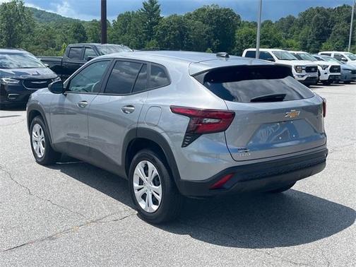 2025 Chevrolet Trax LS