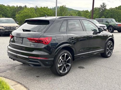 Mythos Black Metallic 2025 Audi Q3 45 S line Premium