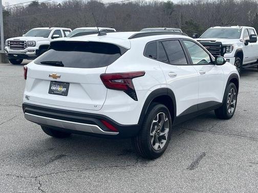Summit White 2026 Chevrolet Trax LT