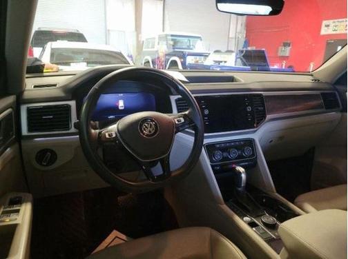 2018 Volkswagen Atlas 3.6L SEL Premium