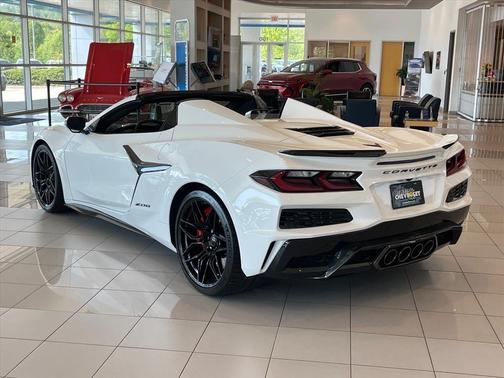 Arctic White 2026 Chevrolet Corvette Z06