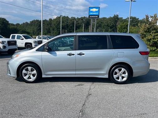 2020 Toyota Sienna L