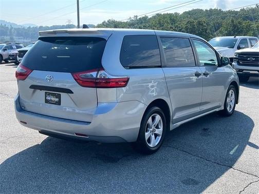 2020 Toyota Sienna L