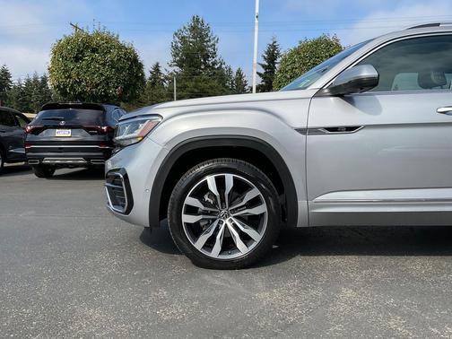 2023 Volkswagen Atlas 3.6L SEL Premium