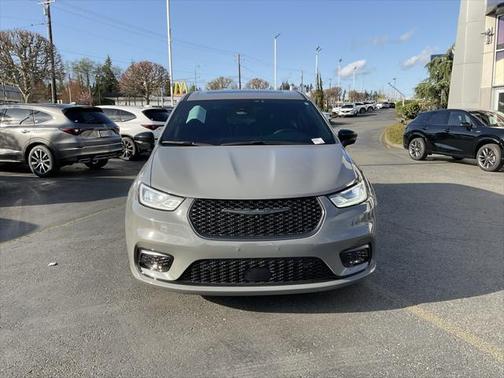 2023 Chrysler Pacifica Hybrid Limited