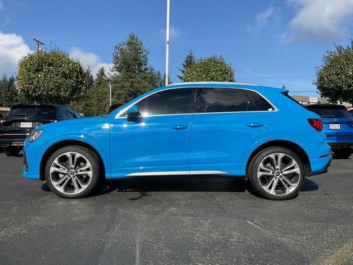 2020 Audi Q3 45 S line Prestige