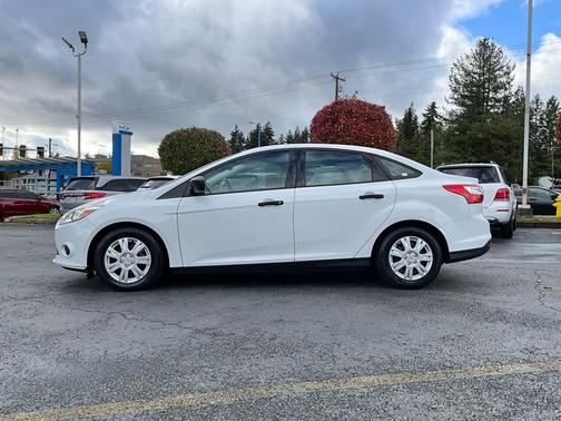 Oxford White 2013 Ford Focus S