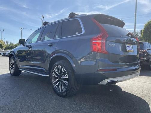2021 Volvo XC90 T6 Momentum