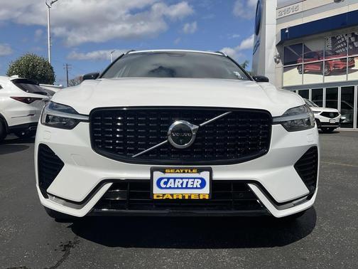 2023 Volvo XC60 B5 Plus Dark Theme