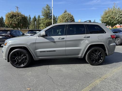 2020 Jeep Grand Cherokee Altitude