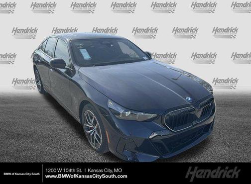 Carbon Black Metallic 2026 BMW i5 xDrive40