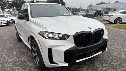2024 BMW X5 M60i